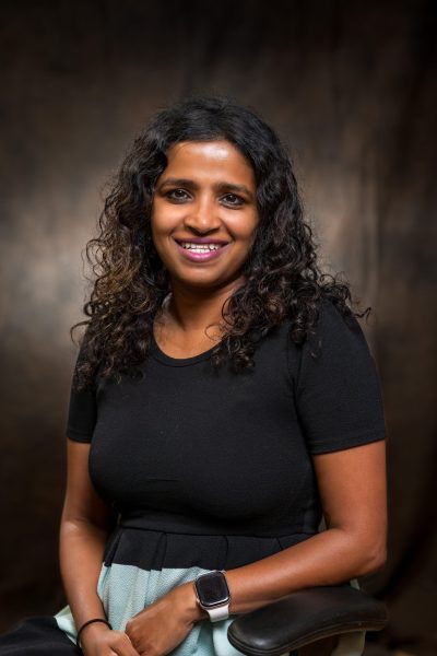 Mansi Shah Headshot 1